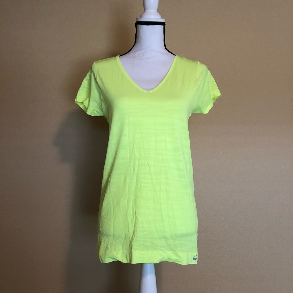 Nike Women’s Texture Running Tee